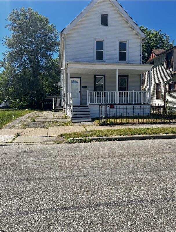 Cleveland Condo: 1230 Norwood Rd Up Unit