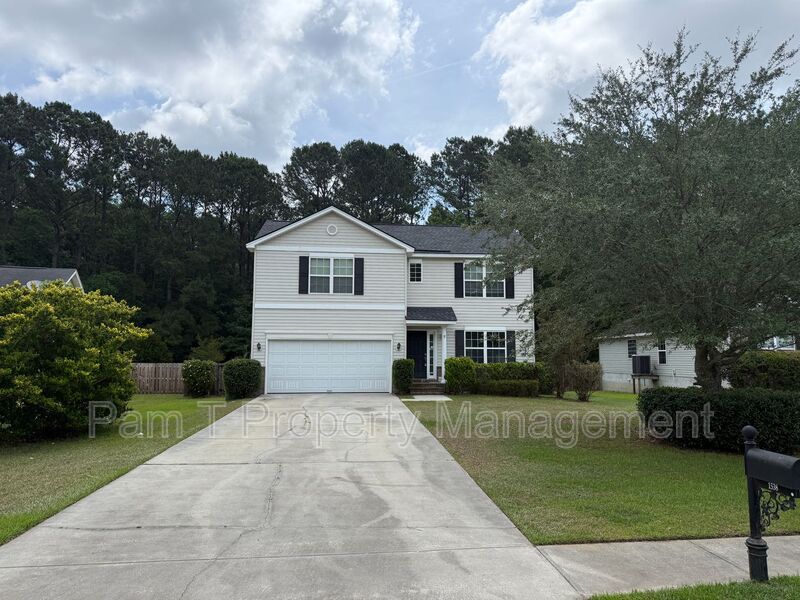 Savannah House: 1538 Bradley Blvd