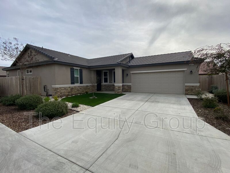 Visalia House: 3212 North Noyes Ct