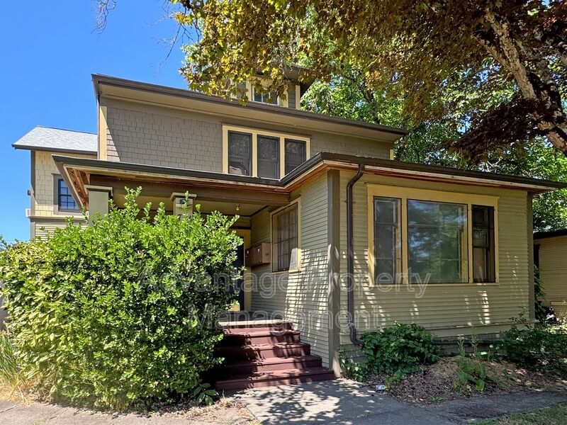 Corvallis House: 728 SW 3rd Street