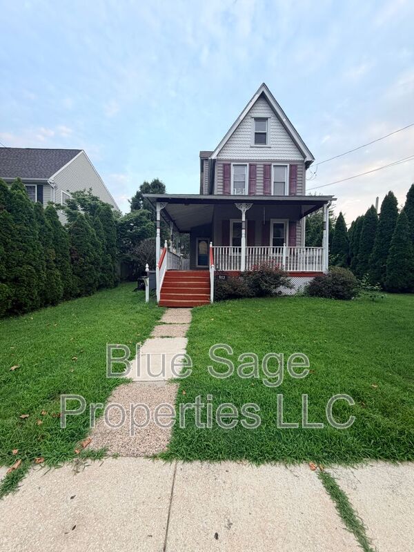 Prospect Park House: 913 8th Ave