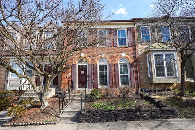 Alexandria Townhome: 6109 Talavera Ct