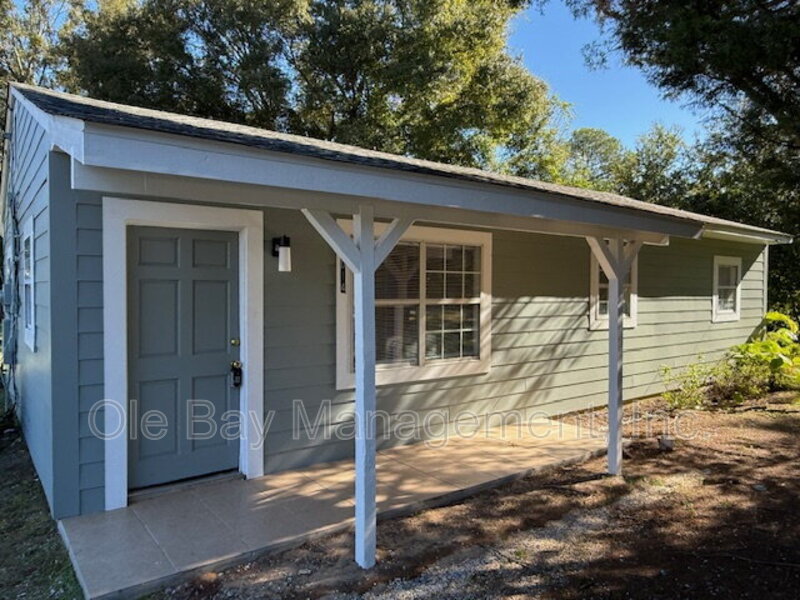 Mobile House: 6014 Windy Hill Cir S