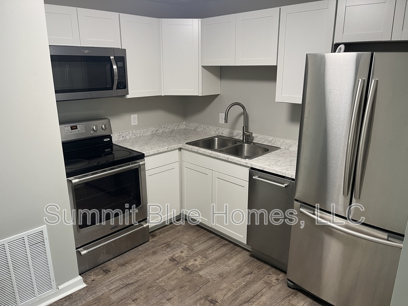 Nashville House: 555 N Dupont Ave