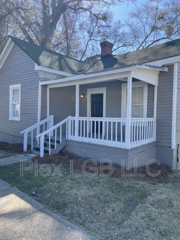 LaGrange House: 1006 Greenville Street