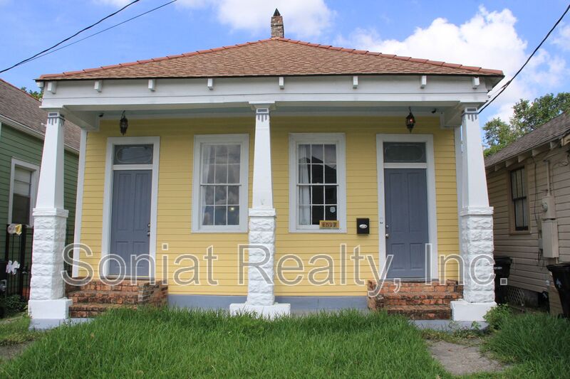New Orleans House: 527 Atlantic Ave