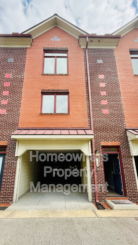 Fayetteville House: 119 Pennmark Pl