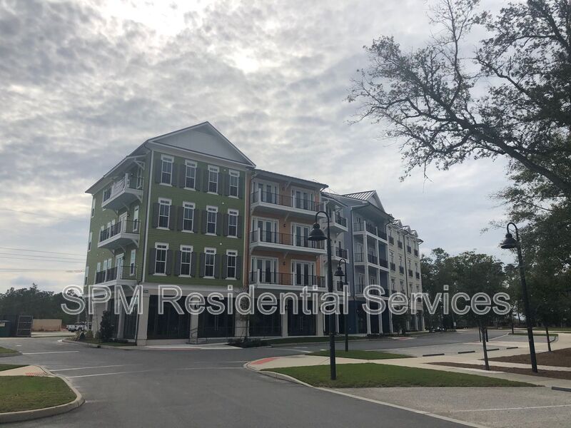 Wilmington House: 204 Arcadian Row