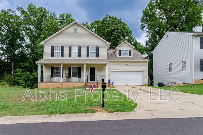 Moore House: 736 Bent Hollow Ct