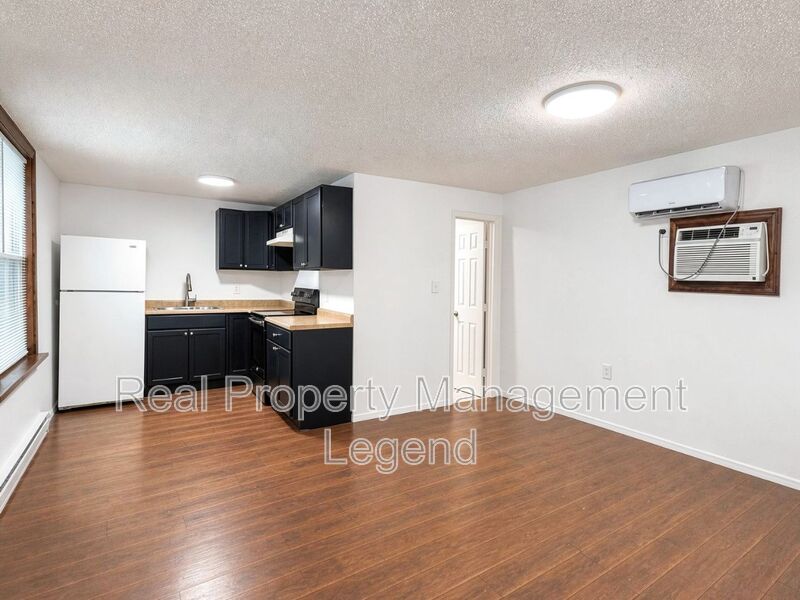 River Oaks Condo: 933 Gillham Rd