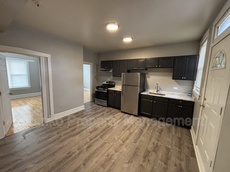 Oak Park Condo: 6116 W Roosevelt Road