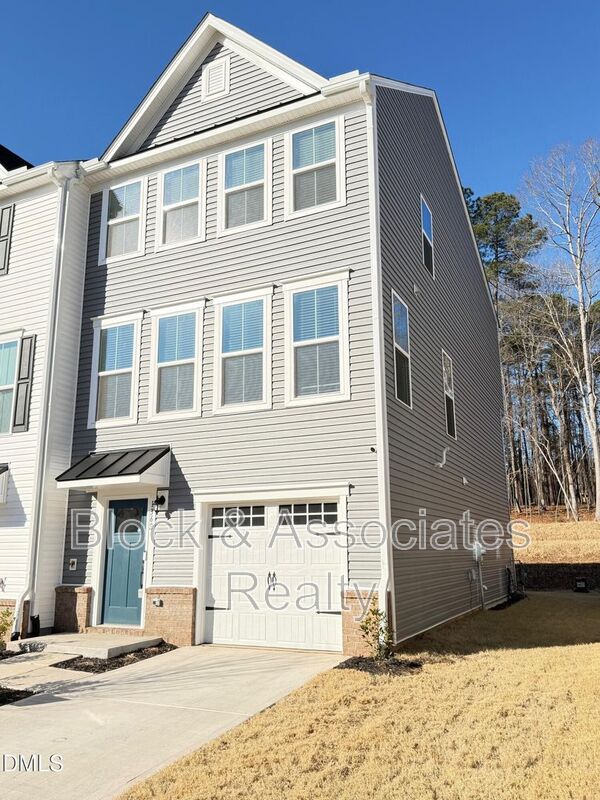 Durham House: 1362 Chowan Ave