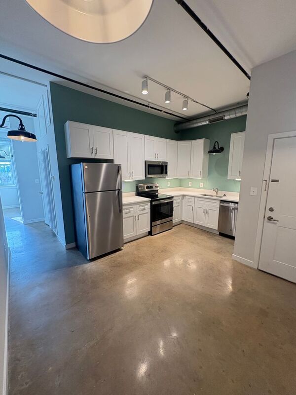 Baltimore Condo: 923 S East Ave