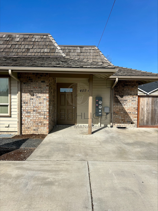 Everson Condo: 407 East Main Street - B