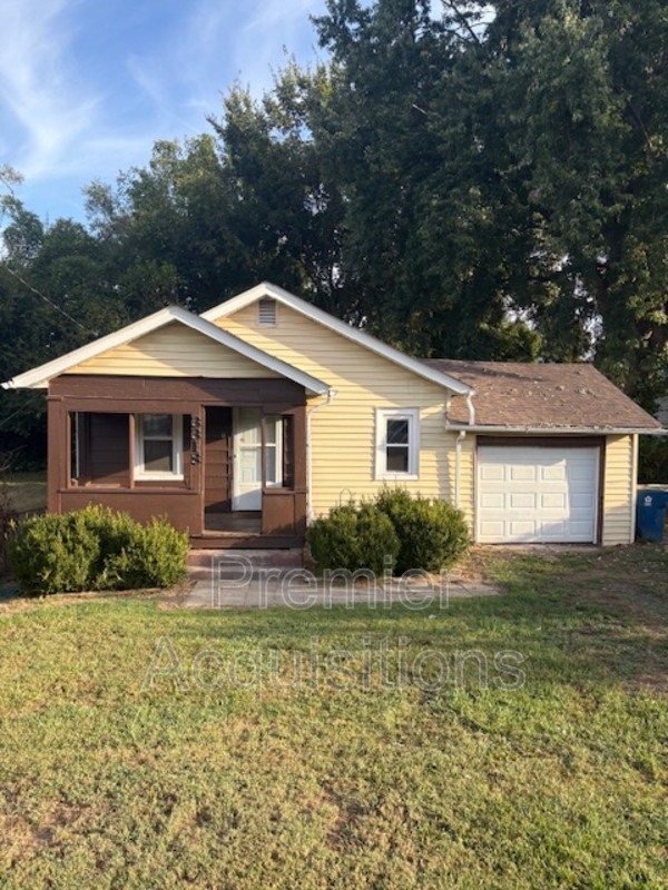 Alton House: 3318 Fernwood Avenue