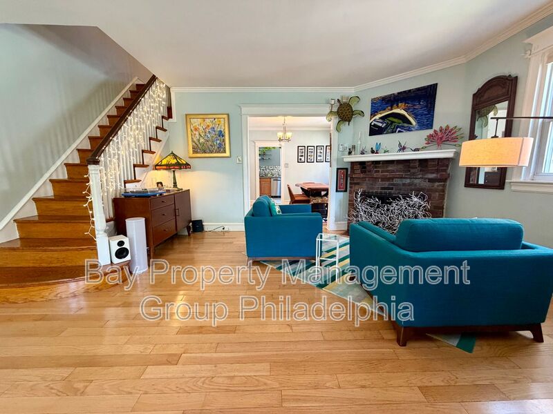 Upper Darby House: 216 Glencoe Rd