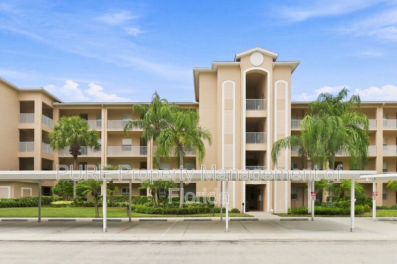 Fort Myers House: 19760 Osprey Cove Blvd