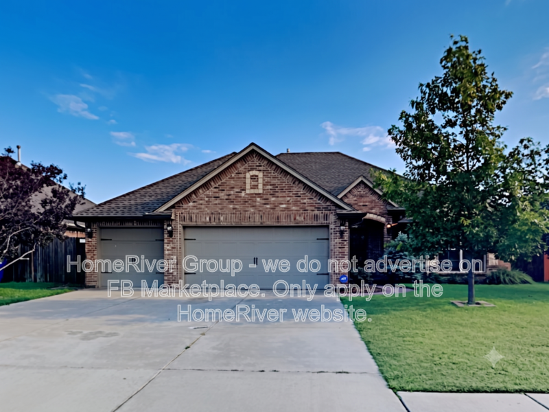 Mustang House: 549 W Pine Rose Court Way