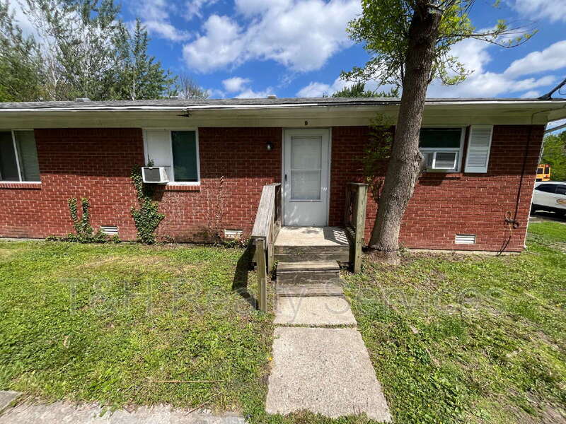 Indianapolis Condo: 8820 East 45th Street