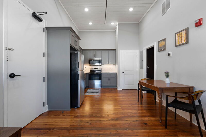 Cartersville Condo: 10 W Main St