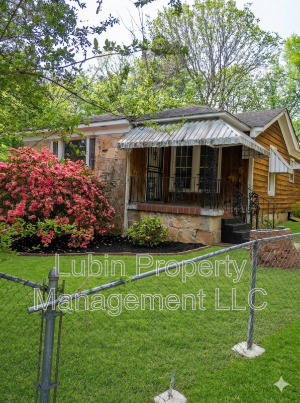 Memphis House: 3411 Cypress Rd