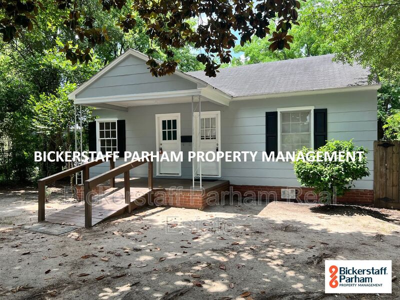 Columbus House: 1148 Dozier Street