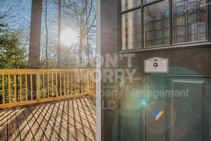 Eden Condo: 615 Dumaine Street