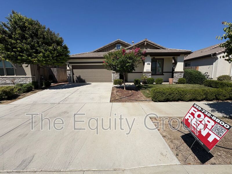 Visalia House: 1620 West Porter Ave