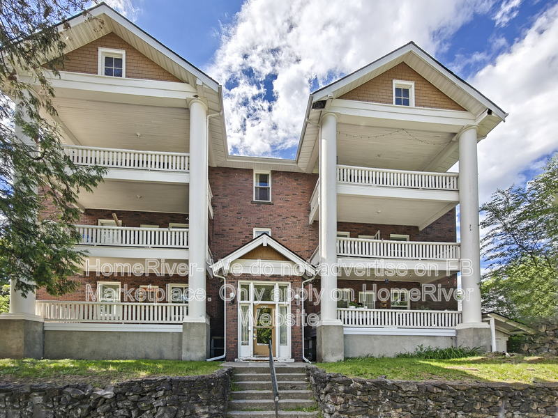 Spokane House: 634 E 23rd Ave