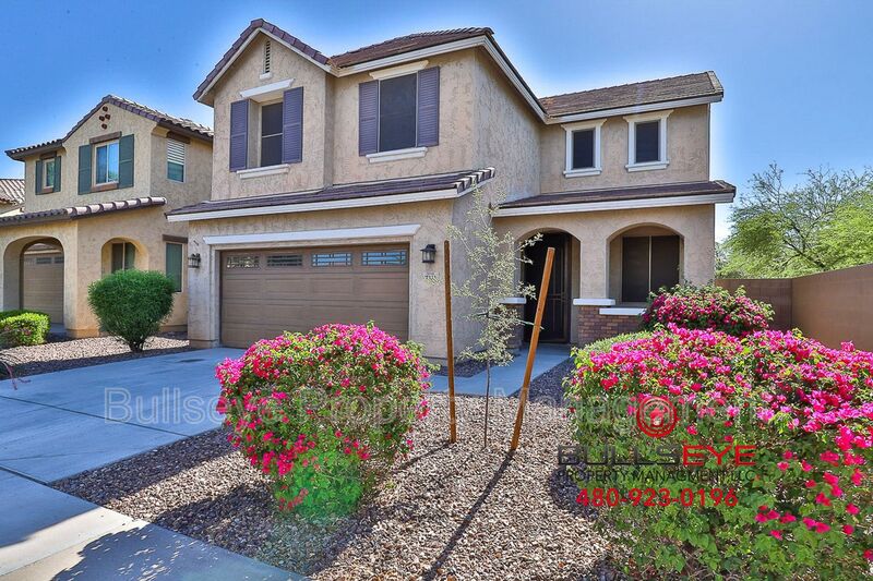 Glendale House: 7321 N. 89th Dr
