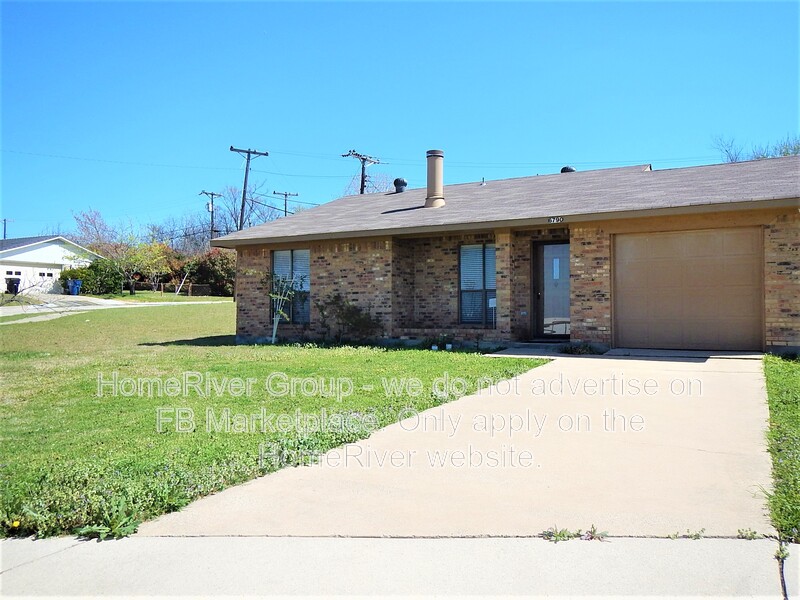 Frisco House: 6790 Charanna Cir