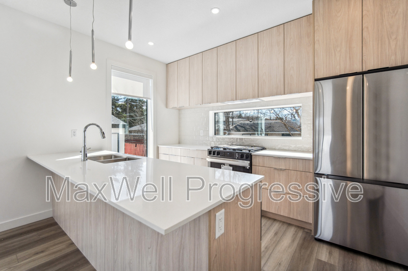 Edmonton Townhome: 10427 70 Avenue