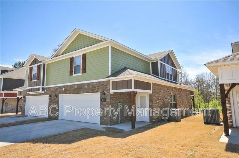 Fayetteville House: 4131 West Sardinia Way