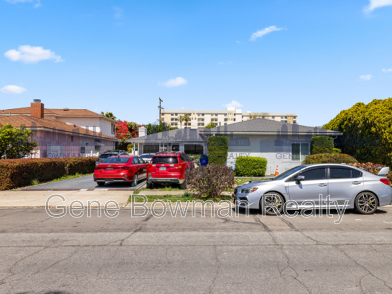 San Diego House: 5522 Dorothy Dr