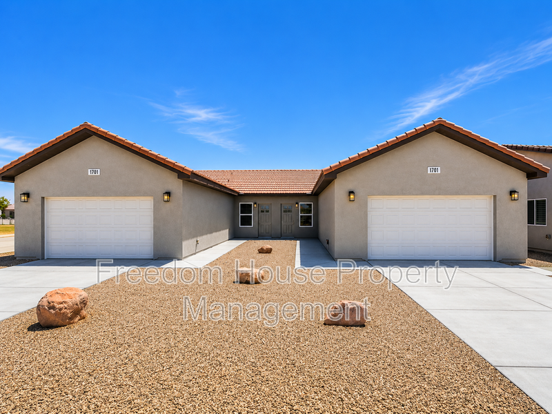 Pahrump Condo: 1701 Sycamore Avenue - A