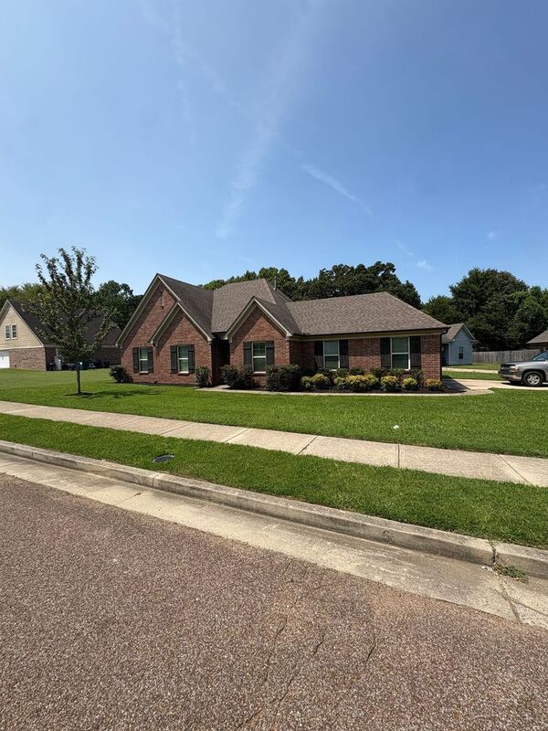Memphis House: 5467 April Forest Dr
