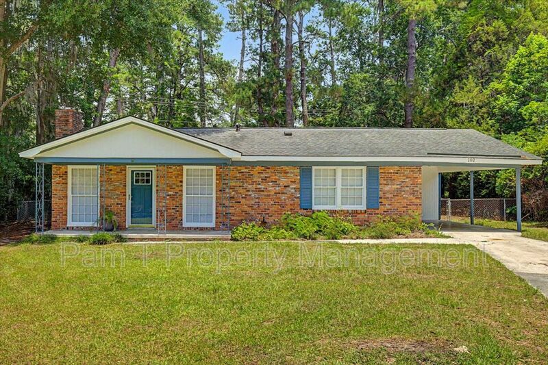 Savannah House: 102 Juniper Cir
