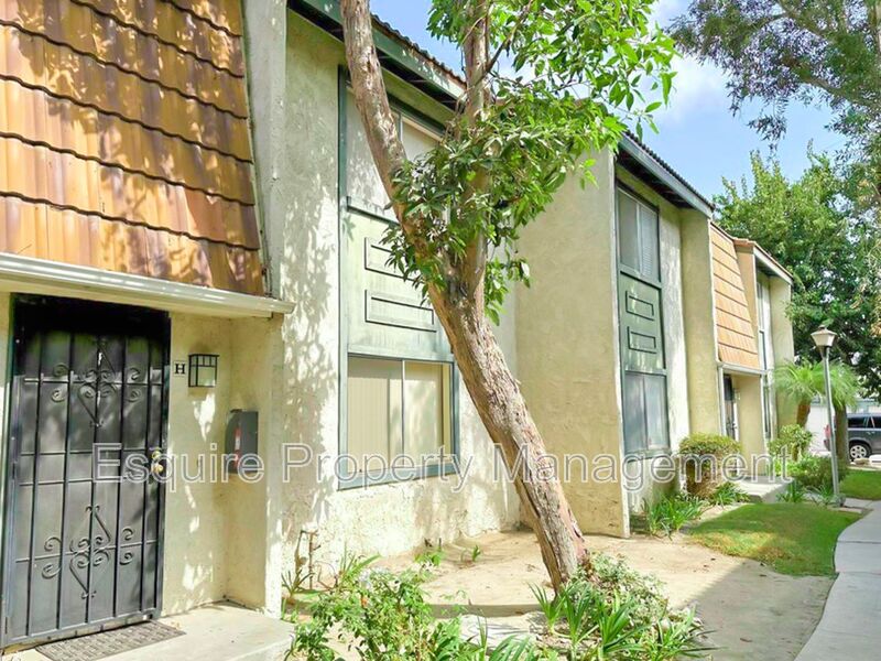 SANTA PAULA Condo: 122 E. VENTURA ST