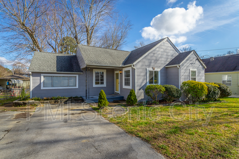 Chattanooga House: 210 Chickamauga Rd