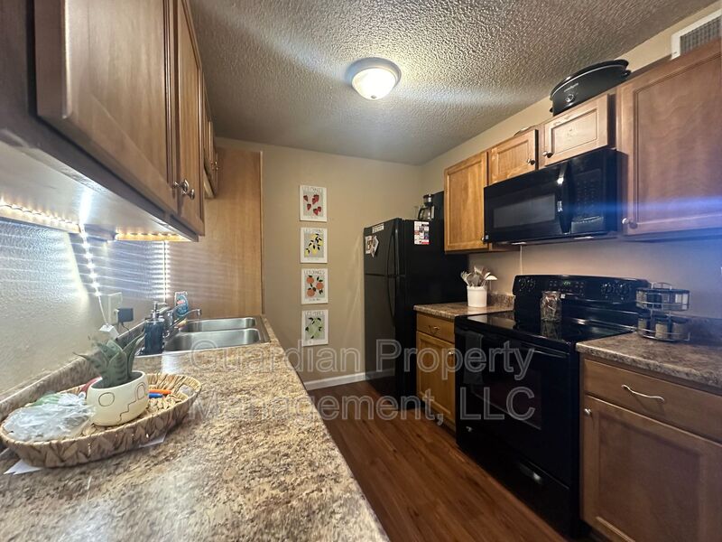 Maryville House: 515 W 11TH ST