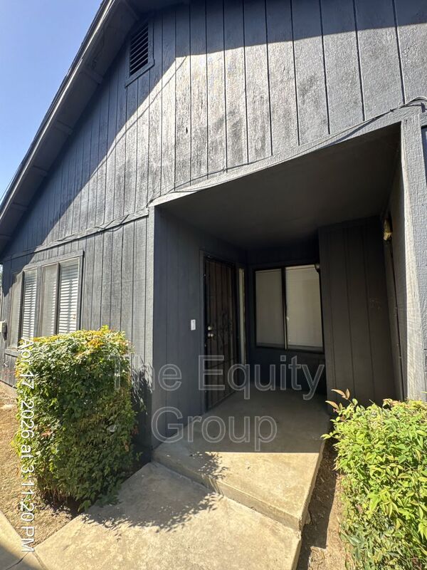 Visalia House: 312 1/2 N Park Street
