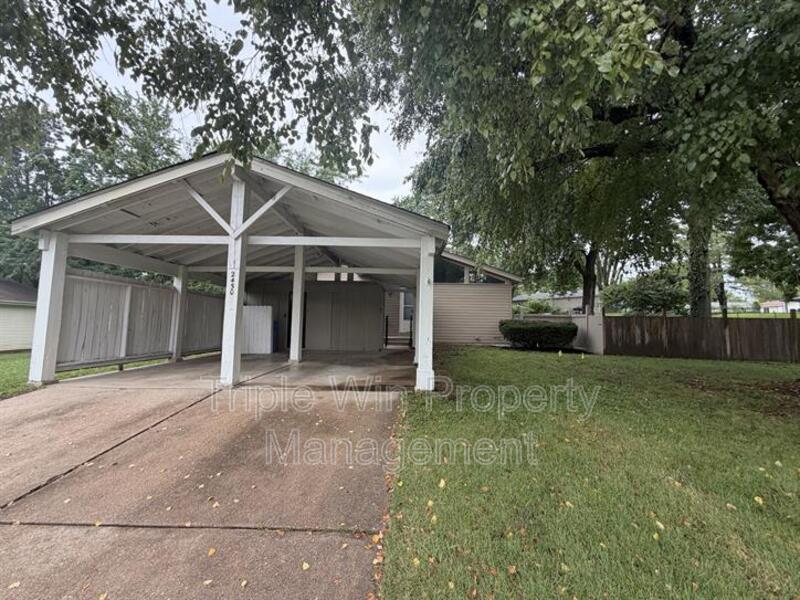 Florissant House: 2450 Jenkee Dr