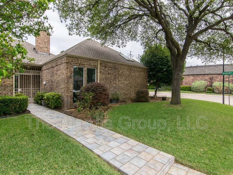 Carrollton House: 3215 San Sebastian Drive