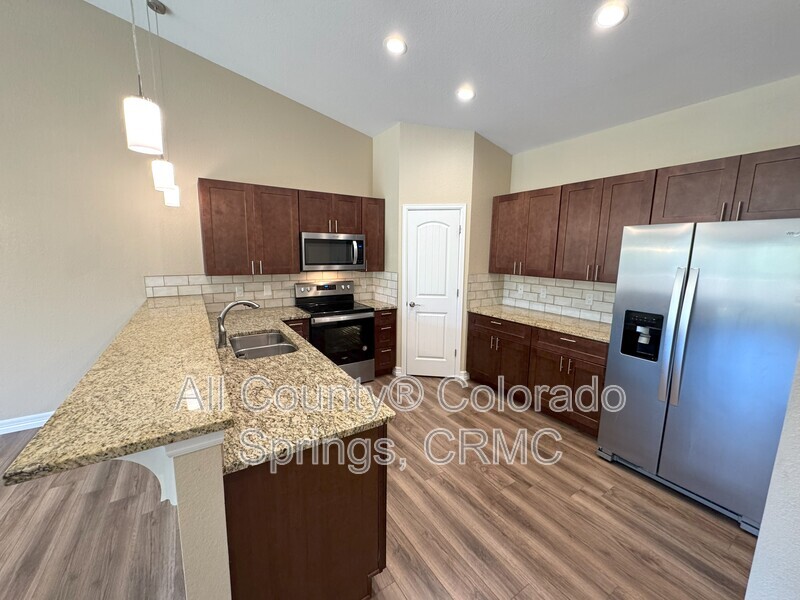 Colorado Springs Townhome: 758 Thimbleberry Point