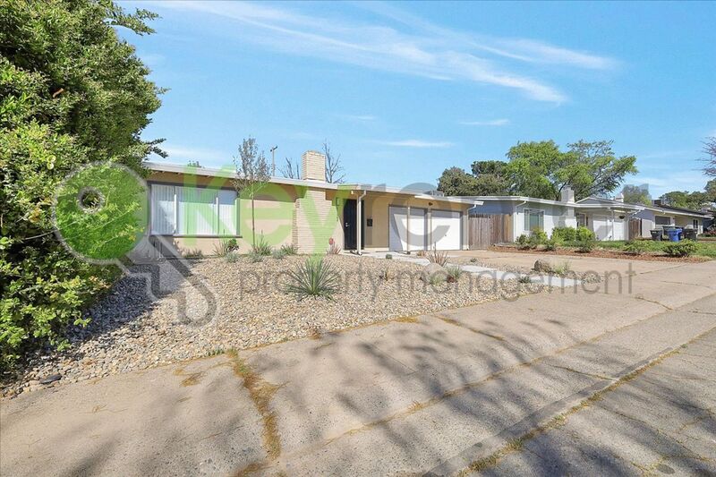 Fair Oaks House: 8133 Molokai Way