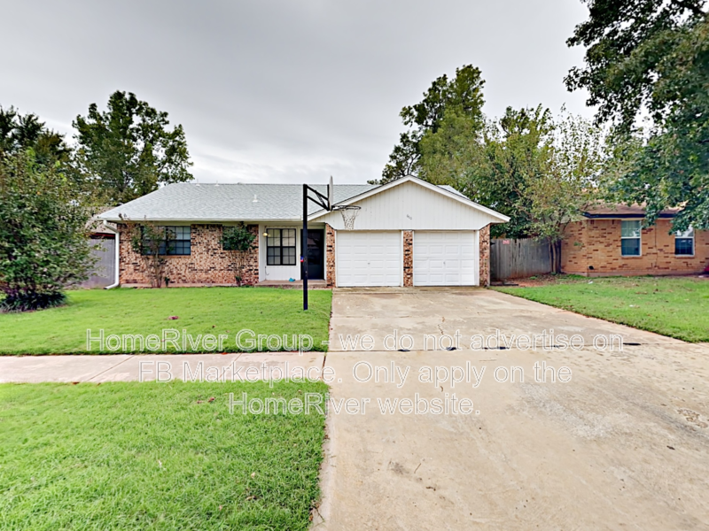 Mustang House: 660 W Forster Dr