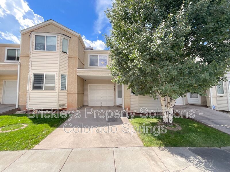 Colorado Springs Townhome: 3987 Aspen Leaf Pt