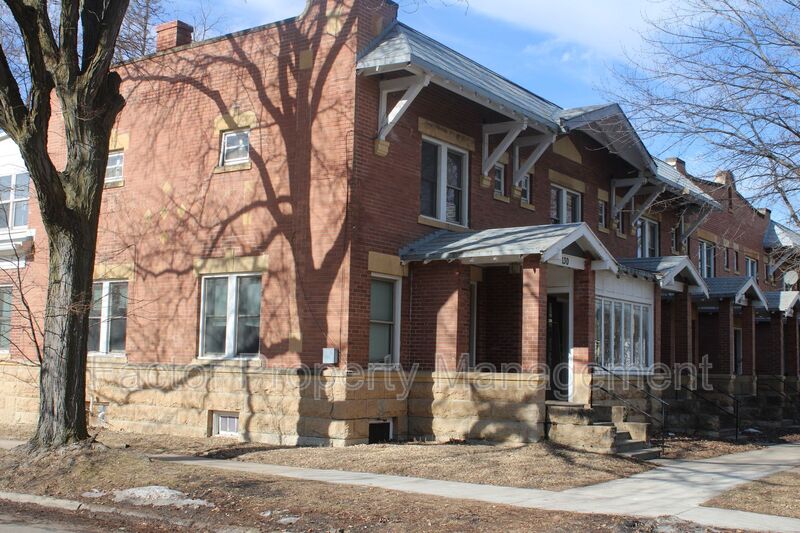 Mankato Townhome: 130 Parsons St