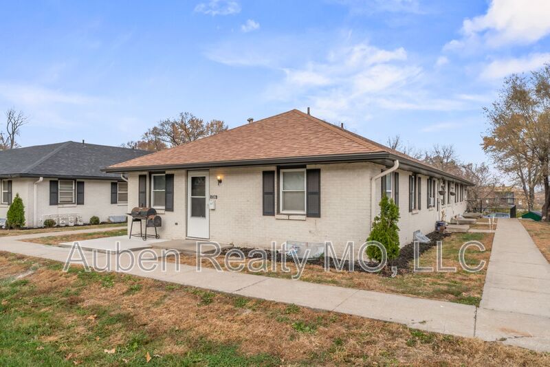 Kansas City Condo: 3143 Puckett Rd - 3139