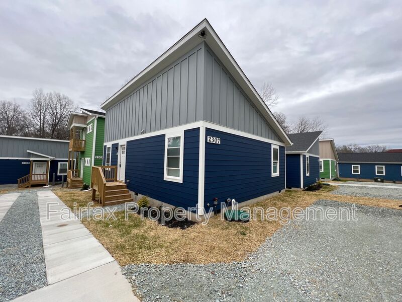 Durham House: 2307 Owen St.